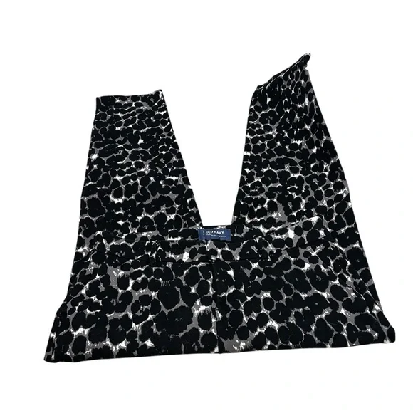 Black Cheetah Leopard Dress Pants Women’s Size 2 Regular Old Navy Capri Design! - Picture 2 of 5